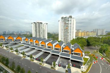 East 57 (Residensi Laman Timur)