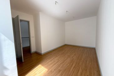 East 57 (Residensi Laman Timur)