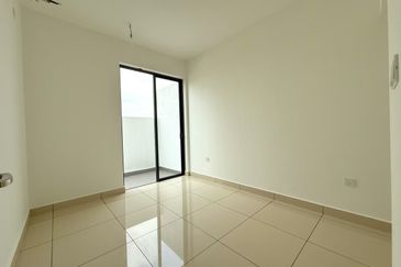 East 57 (Residensi Laman Timur)