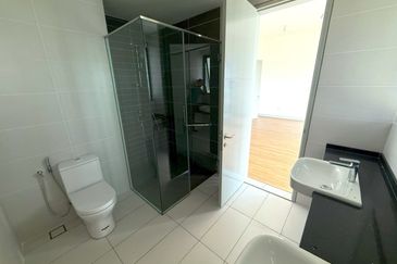 East 57 (Residensi Laman Timur)