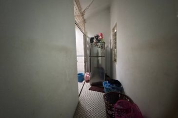 CORNER LOT Single Storey Terrace, Taman Kok Doh KL For Sale