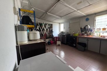 CORNER LOT Single Storey Terrace, Taman Kok Doh KL For Sale