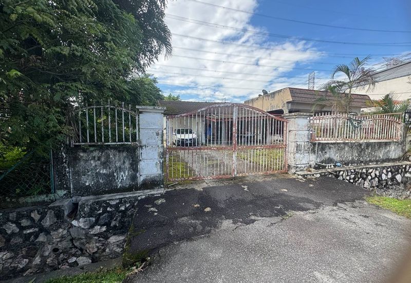 CORNER LOT Single Storey Terrace, Taman Kok Doh KL For Sale