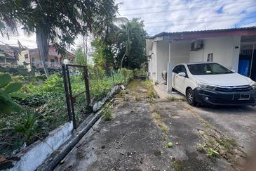 CORNER LOT Single Storey Terrace, Taman Kok Doh KL For Sale