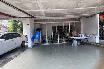 CORNER LOT Single Storey Terrace, Taman Kok Doh KL For Sale