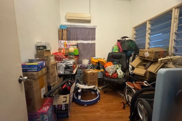 CORNER LOT Single Storey Terrace, Taman Kok Doh KL For Sale