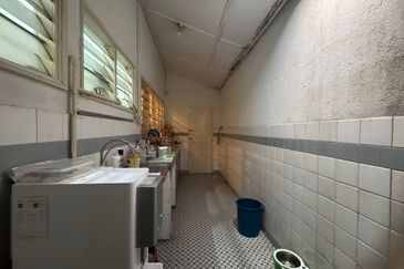 CORNER LOT Single Storey Terrace, Taman Kok Doh KL For Sale