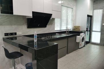 End Lot Semi D with extra land Perdana Lake View East Cyberjaya For Sale