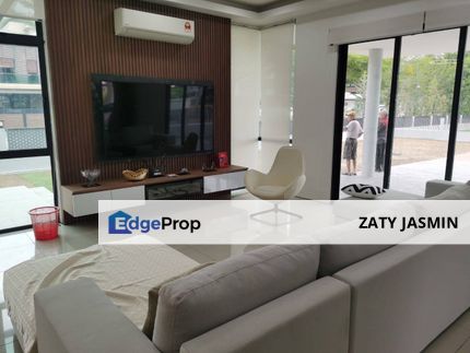 End Lot Semi D with extra land Perdana Lake View East Cyberjaya For Sale, Selangor, Cyberjaya