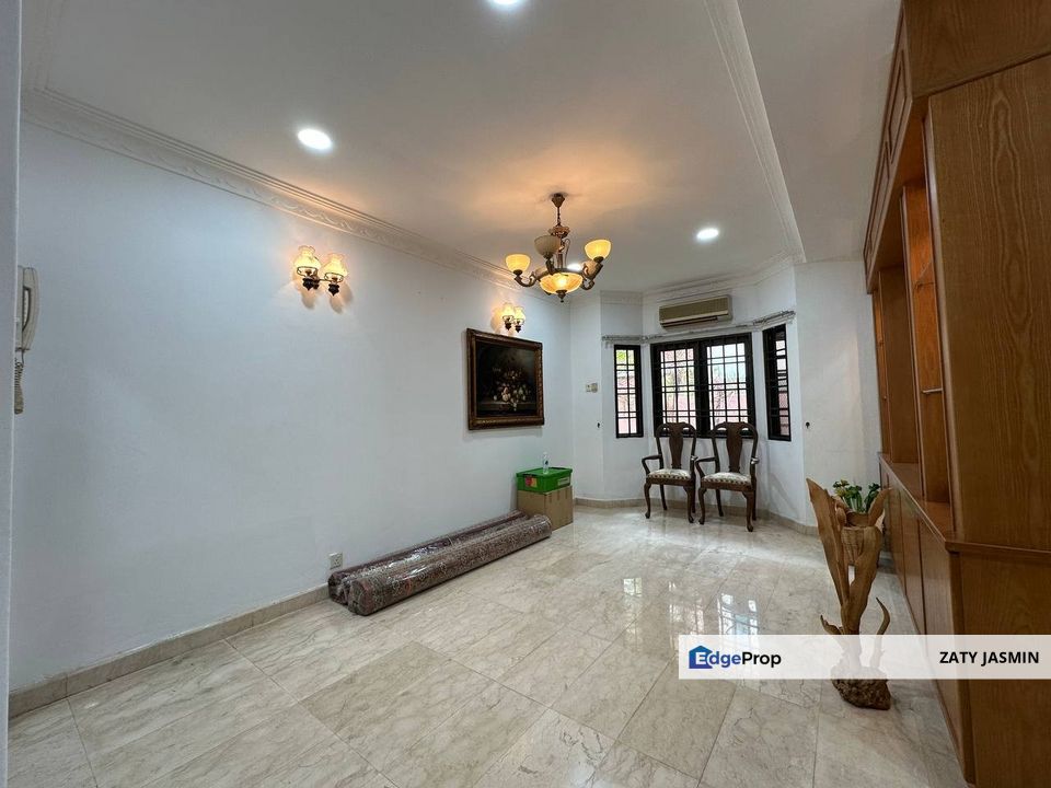 Facing Open! Two Storey Semi-Detached House, USJ 17, Subang Jaya For Sale, Selangor, USJ