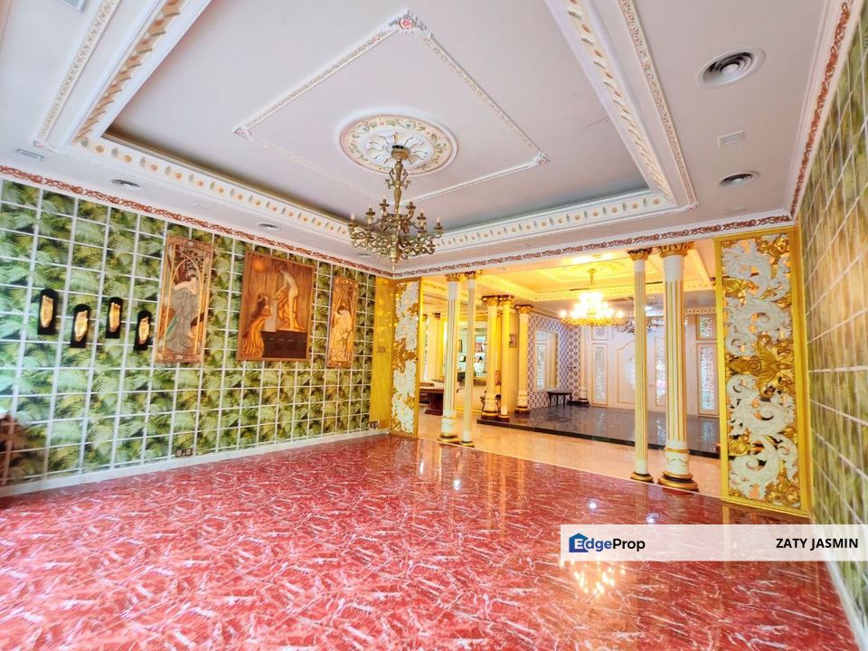 Seksyen 16 Petaling Jaya, Huge Land of 2.5 Storey Bungalow For Sale, Selangor, Petaling Jaya