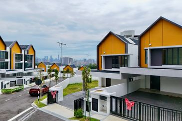 East 57 (Residensi Laman Timur)