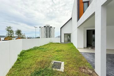 East 57 (Residensi Laman Timur)