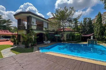 KGSAAS Golf Club, Seksyen 13