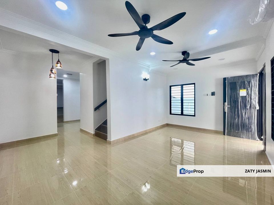 Double Storey Semi D Jalan Suasana Bandar Tun Hussein Onn Cheras , Selangor, Batu 9th Cheras