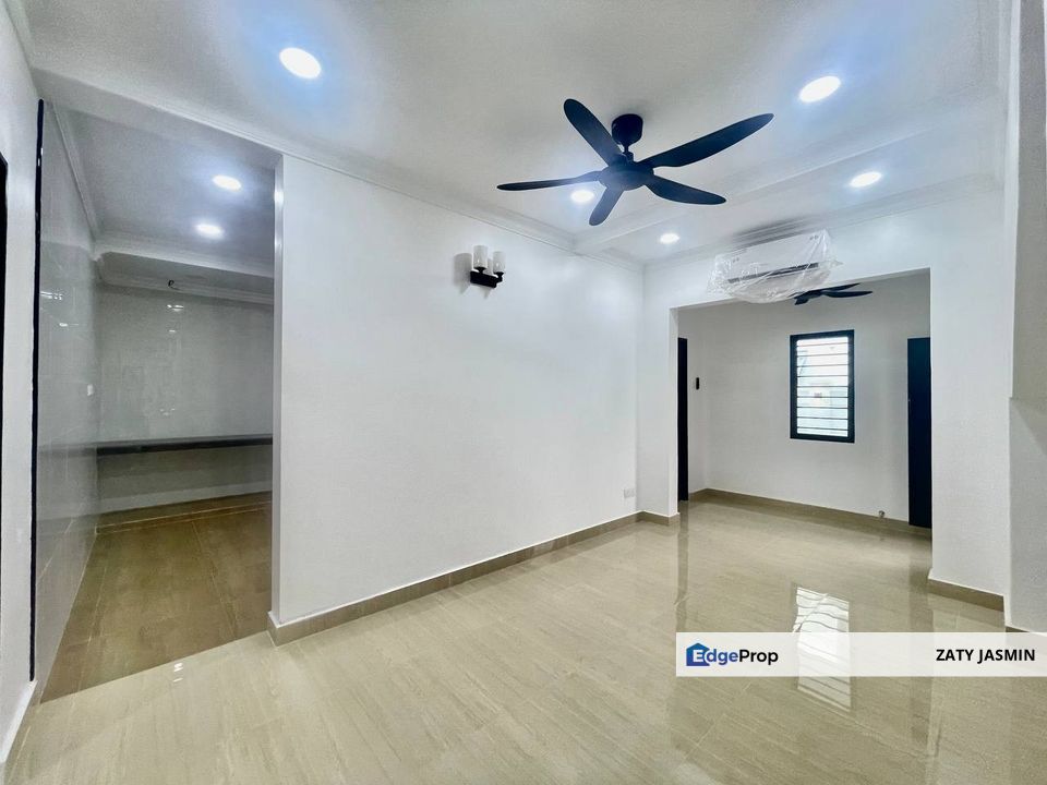 Double Storey Semi D Jalan Suasana Bandar Tun Hussein Onn Cheras , Selangor, Batu 9th Cheras