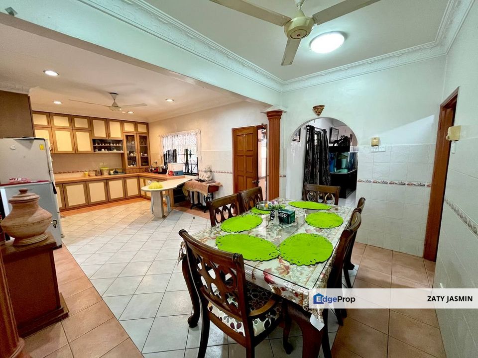 End Lot Terrace (Facing Open) in Rimba Riang Seksyen 9 Kota Damansara For Sale, Selangor, Kota Damansara