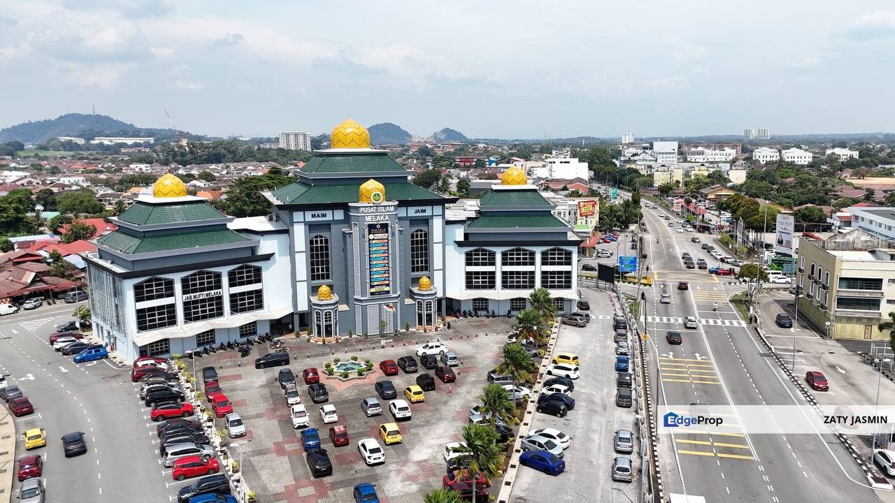 Facing Main Road! 5 Storey Commercial Building Bandar Bukit Baru Melaka , Melaka, Melaka Tengah