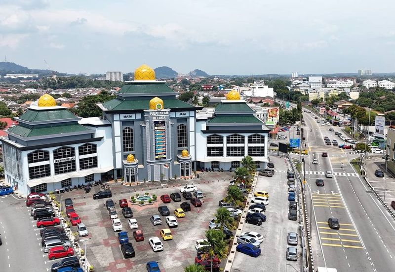 Facing Main Road! 5 Storey Commercial Building Bandar Bukit Baru Melaka 