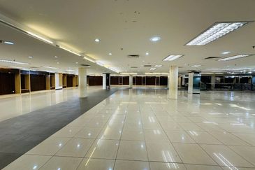 Facing Main Road! 5 Storey Commercial Building Bandar Bukit Baru Melaka 