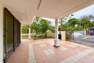 Jalan Spektrum U16 @ Taman Bukit Subang