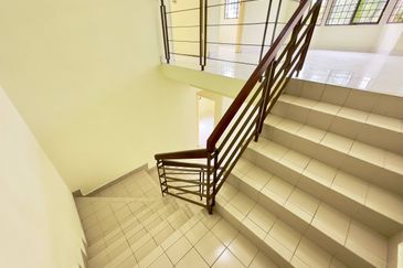 Jalan Spektrum U16 @ Taman Bukit Subang