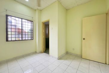 Jalan Spektrum U16 @ Taman Bukit Subang