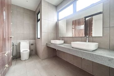 Elmina Green The Eighth @ City of Elmina