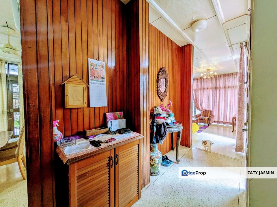 SS 22 Petaling Jaya, 2.5 Storey Classic Beautiful Bungalow For Sale, Selangor, Petaling Jaya