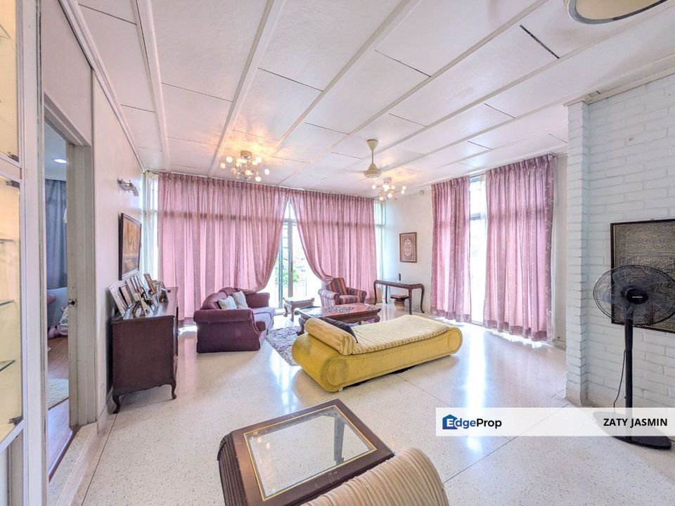 SS 22 Petaling Jaya, 2.5 Storey Classic Beautiful Bungalow For Sale, Selangor, Petaling Jaya