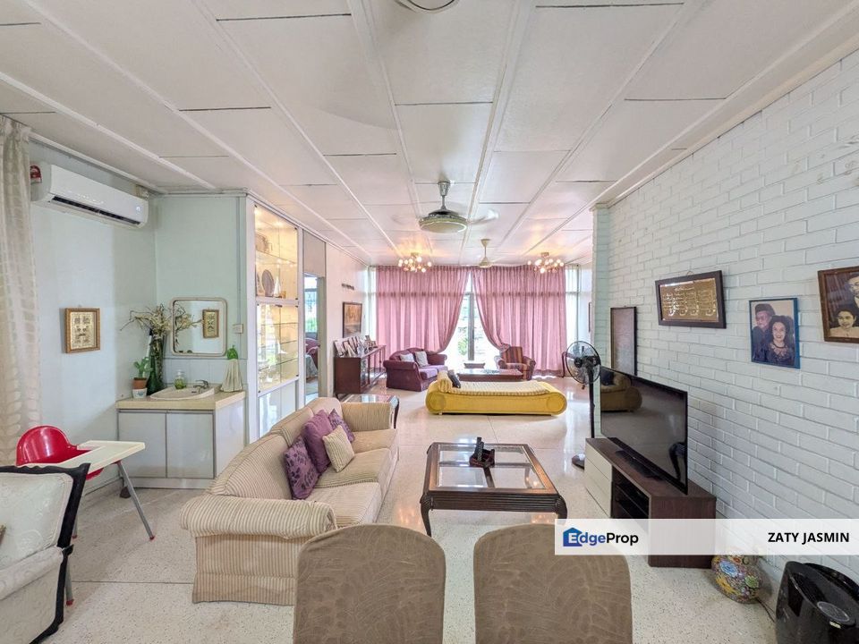 SS 22 Petaling Jaya, 2.5 Storey Classic Beautiful Bungalow For Sale, Selangor, Petaling Jaya