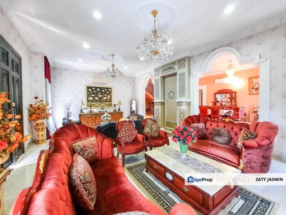 Kampung Melayu Ampang. Bungalow Two Storey For Sale, Selangor, Ampang