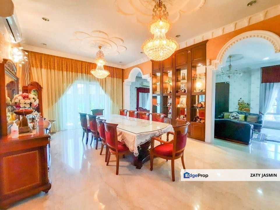 Kampung Melayu Ampang. Bungalow Two Storey For Sale, Selangor, Ampang