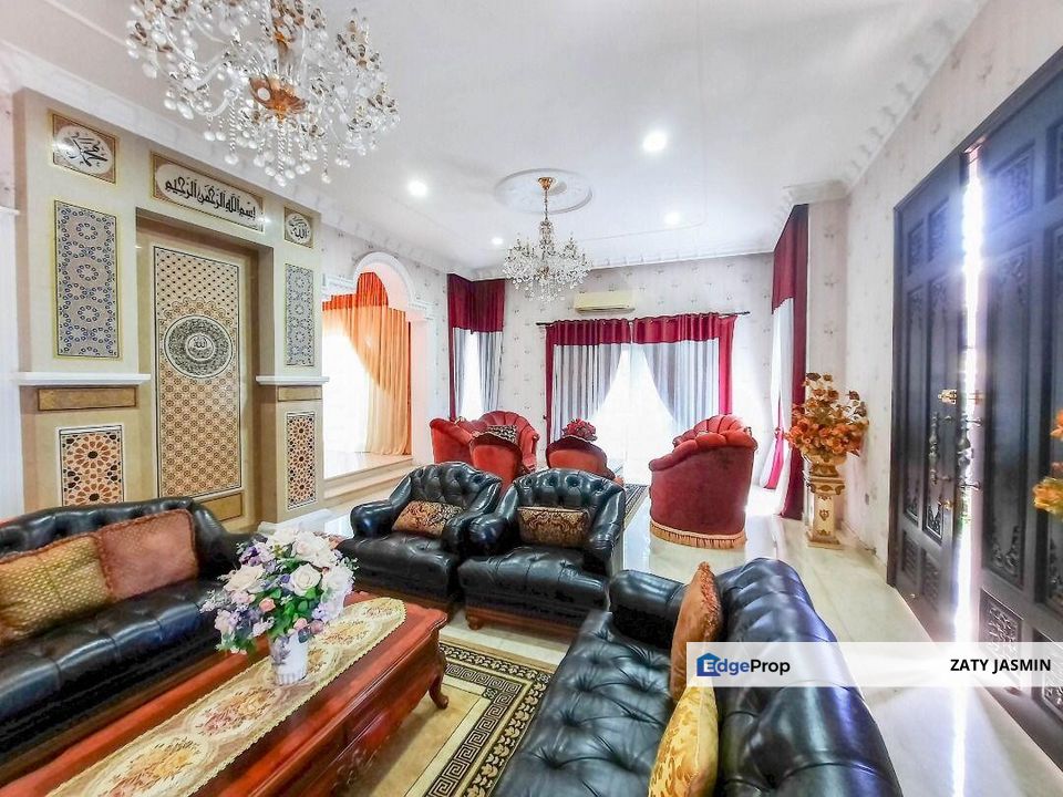 Kampung Melayu Ampang. Bungalow Two Storey For Sale, Selangor, Ampang