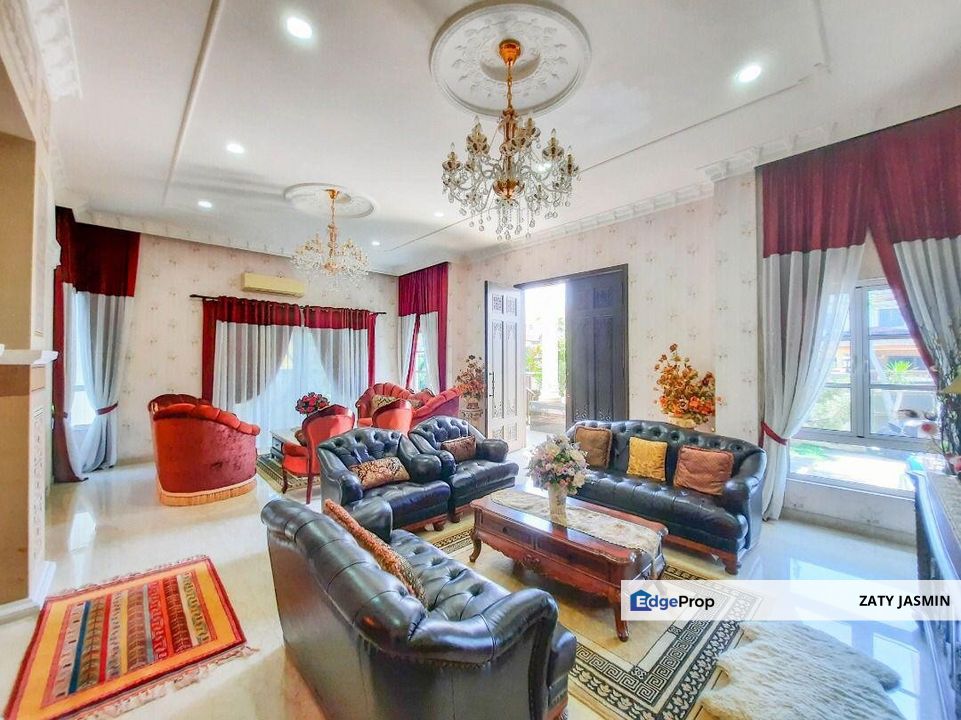 Kampung Melayu Ampang. Bungalow Two Storey For Sale, Selangor, Ampang