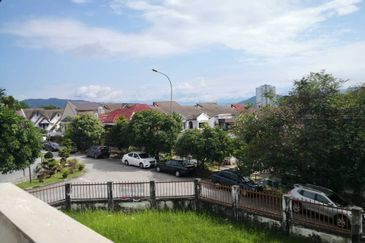 Jalan Suasana, Bandar Tun Hussein Onn