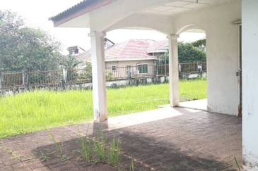 Jalan Suasana, Bandar Tun Hussein Onn