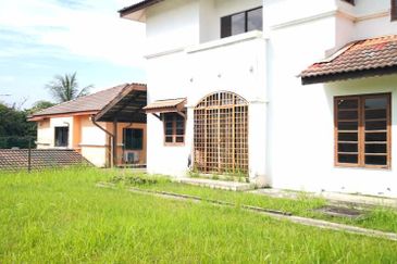 Jalan Suasana, Bandar Tun Hussein Onn