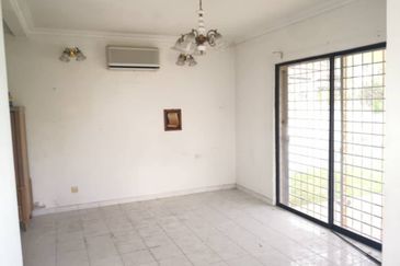 Jalan Suasana, Bandar Tun Hussein Onn