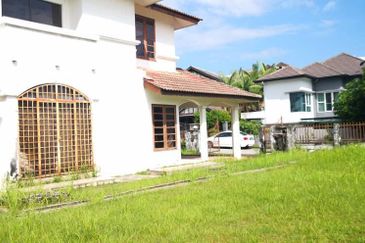 Jalan Suasana, Bandar Tun Hussein Onn