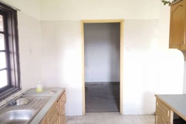 Jalan Suasana, Bandar Tun Hussein Onn