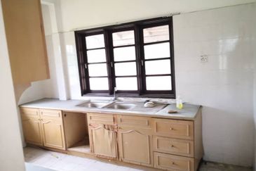 Jalan Suasana, Bandar Tun Hussein Onn