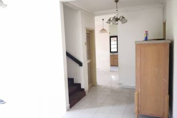 Jalan Suasana, Bandar Tun Hussein Onn