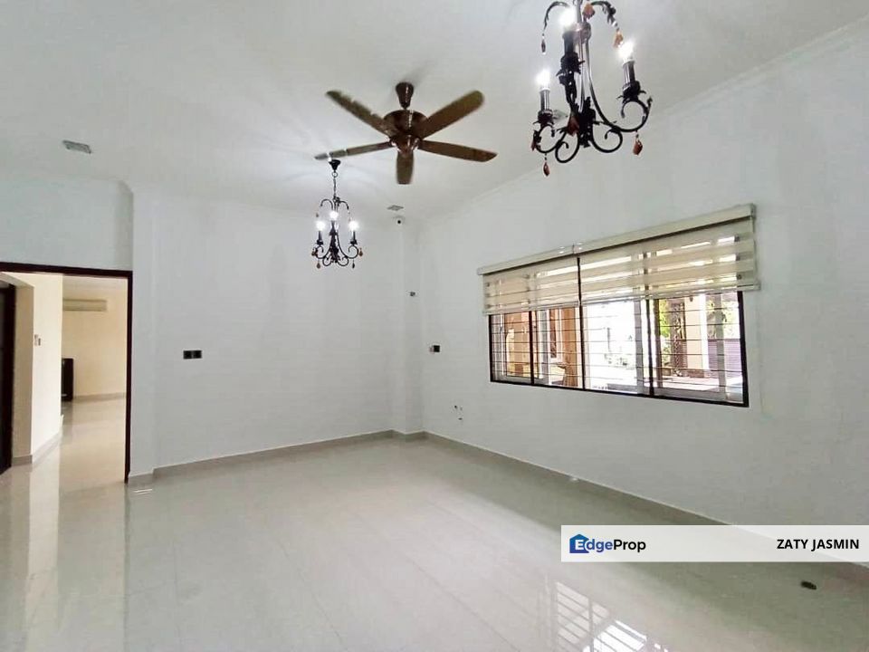 CORNER LOT (Move in Conditions) Big Land Semi D House, Tropicana Indah, Damansara  , Selangor, Tropicana