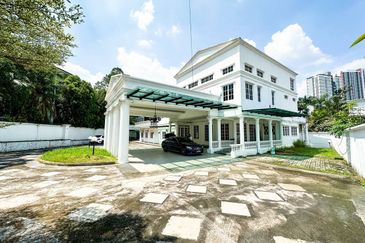 Freehold Exclusive Double Storey Bungalow Bukit Tunku, Kenny Hills, Kuala Lumpur 