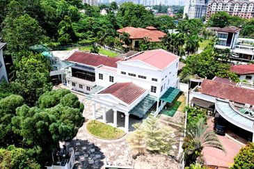 Freehold Exclusive Double Storey Bungalow Bukit Tunku, Kenny Hills, Kuala Lumpur 