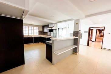 Freehold Exclusive Double Storey Bungalow Bukit Tunku, Kenny Hills, Kuala Lumpur 