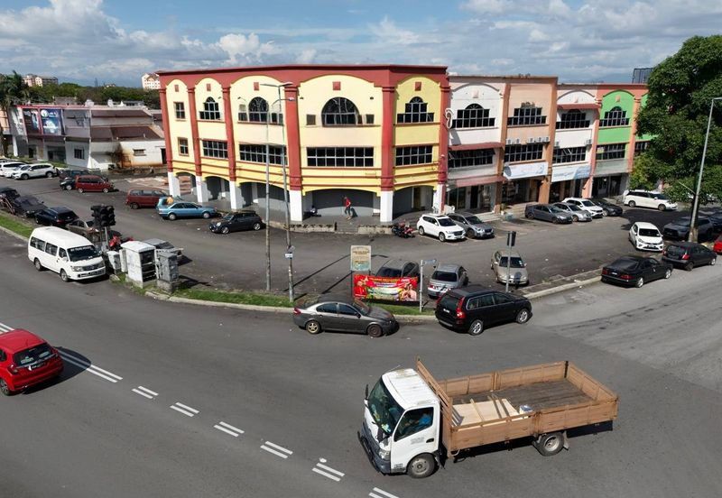 Pusat Perdagangan Seri Kembangan