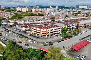 Pusat Perdagangan Seri Kembangan