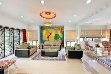 FACING NORTH EAST Freehold Beautiful Double Storey Bungalow, Jalan Mihrab, Bukit Jelutong.  